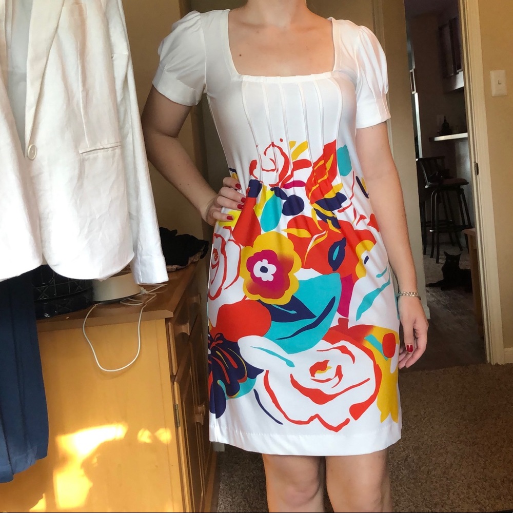 Perfect condition! Brightly colored floral dress ✨